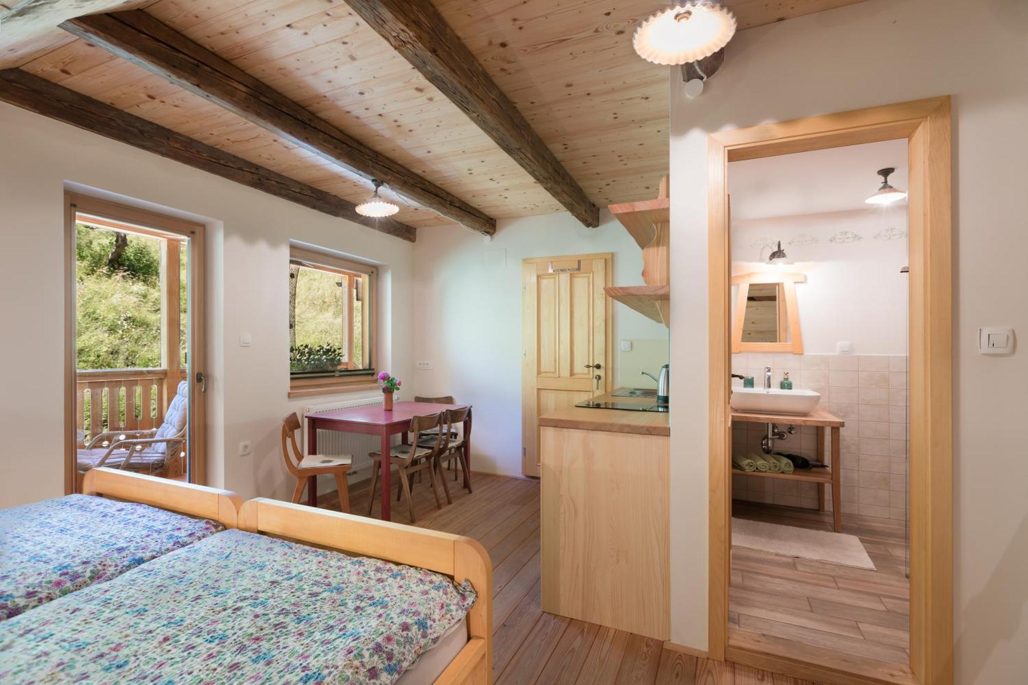 Homestead Farm Tesnak Gorenja Vas  Room photo